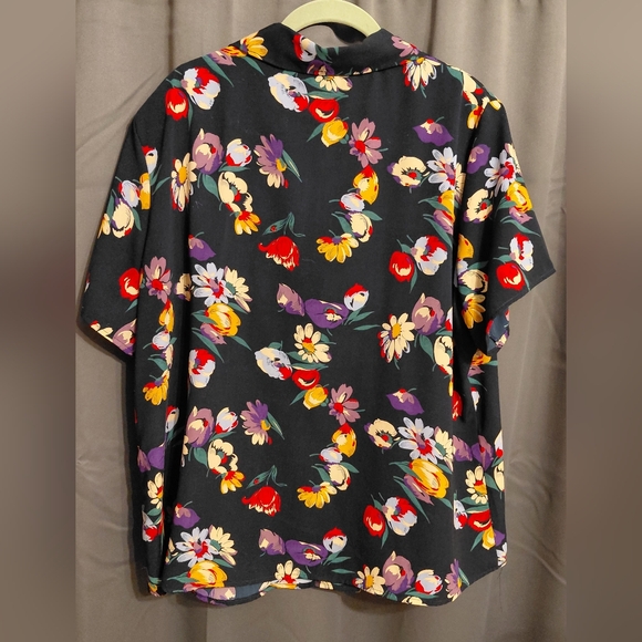 Susan Graver Flowers Women's Blouse Excellent Condition - Picture 2 of 4